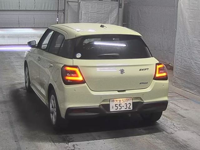 Suzuki SWIFT 2024 8357686-8