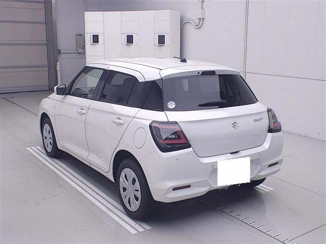 Suzuki SWIFT 2024 8357701-1