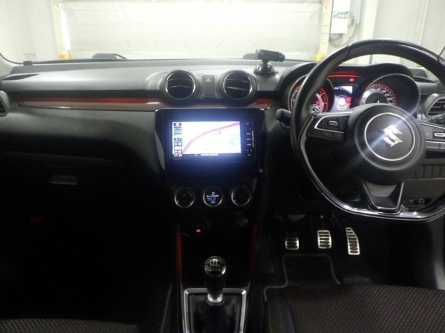 Suzuki SWIFT 2018 8357706-3