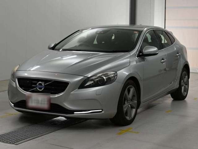 Volvo V40 2013 8357806-0