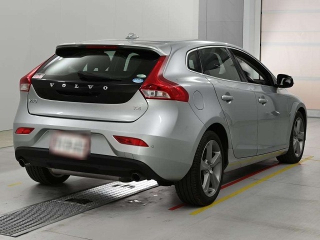 Volvo V40 2013 8357806-1