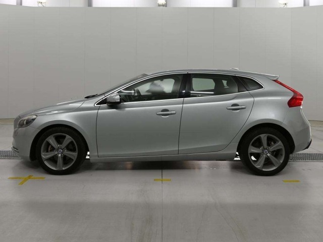 Volvo V40 2013 8357806-4