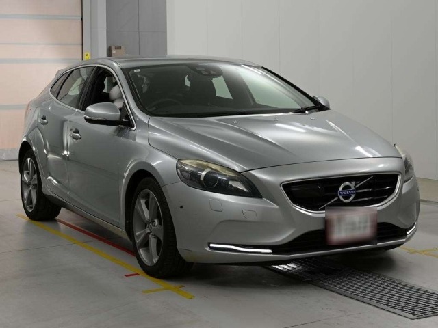 Volvo V40 2013 8357806-5