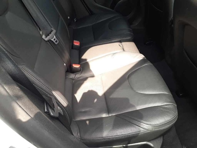 Volvo V40 2014 8357807-10