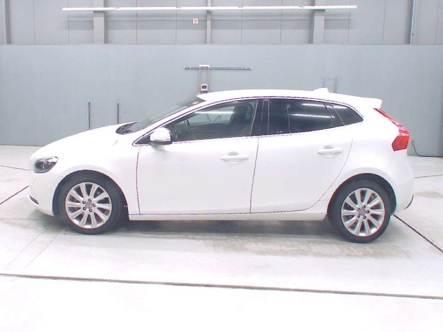 Volvo V40 2014 8357807-4
