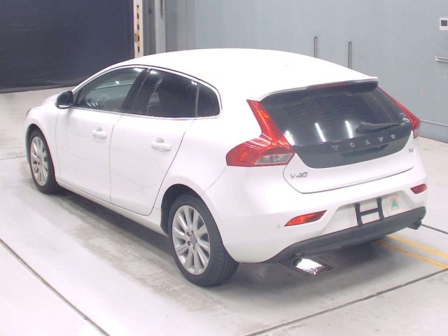 Volvo V40 2014 8357807-6