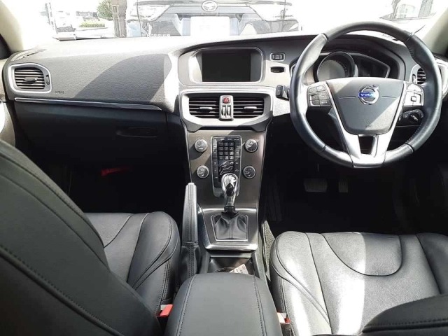 Volvo V40 2014 8357807-9