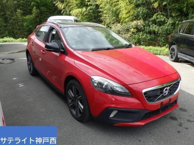 Volvo V40 2016 8357808-0