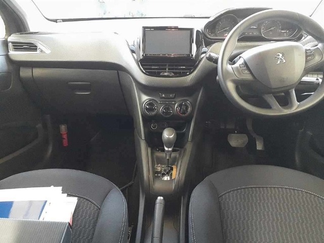 Peugeot 208 2017 8358420-9