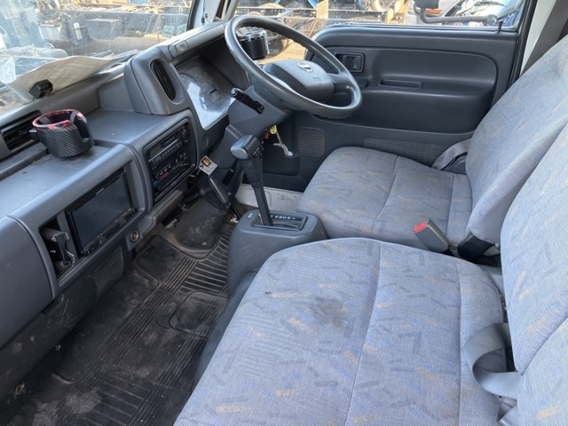 Nissan ATLAS 2005 8359571-5