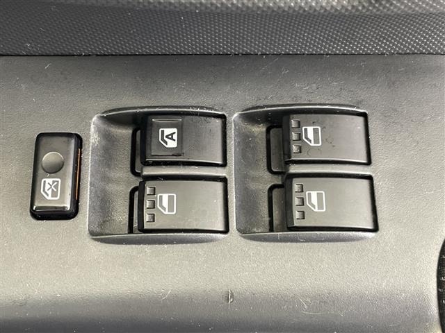 Toyota BB 2009 8359618-9