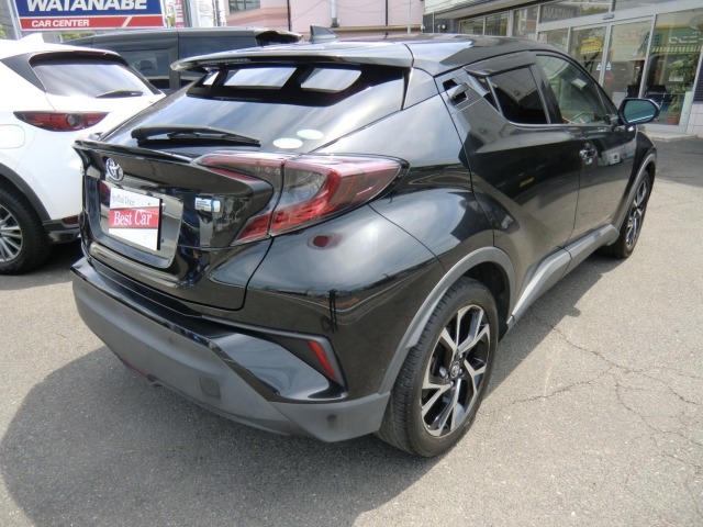 Toyota C-HR 2017 8358384-1