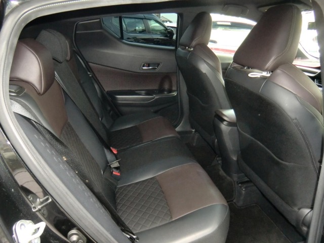 Toyota C-HR 2017 8358384-14