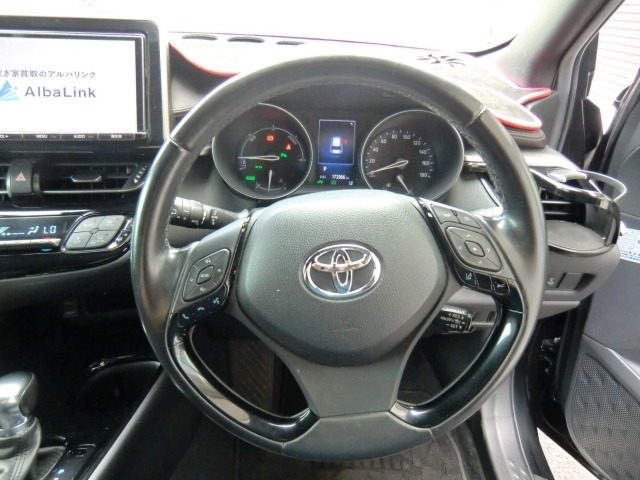 Toyota C-HR 2017 8358384-17