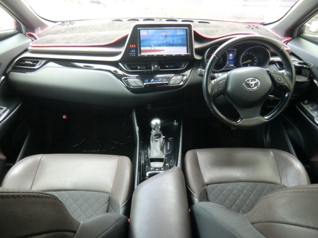 Toyota C-HR 2017 8358384-2