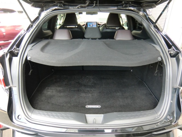 Toyota C-HR 2017 8358384-24