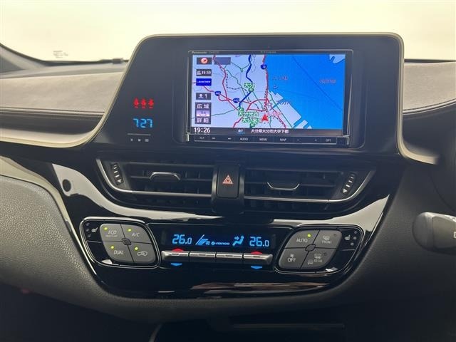 Toyota C-HR 2017 8358386-11