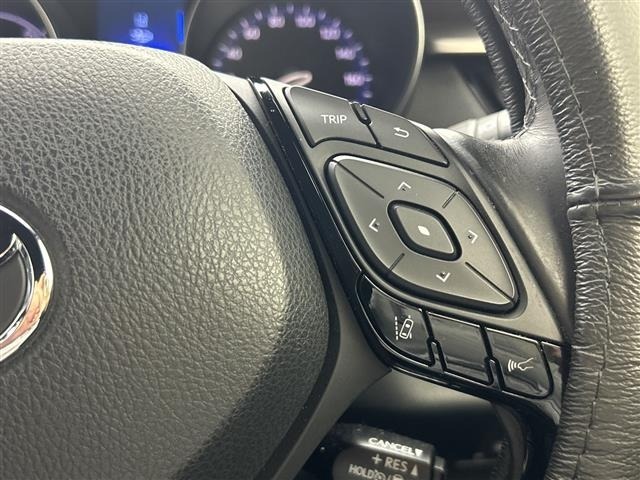 Toyota C-HR 2017 8358386-5