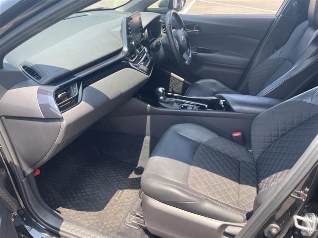 Toyota C-HR 2022 8358387-6