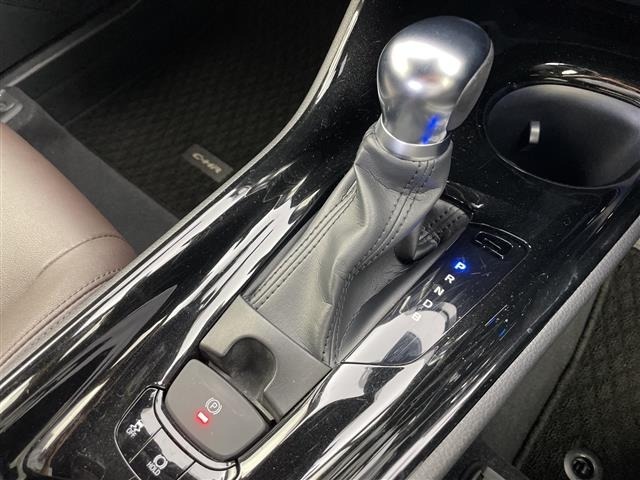 Toyota C-HR 2018 8358391-12