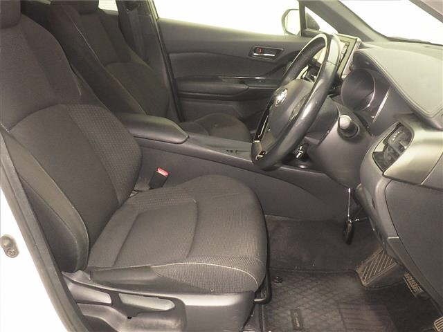 Toyota C-HR 2018 8358404-5