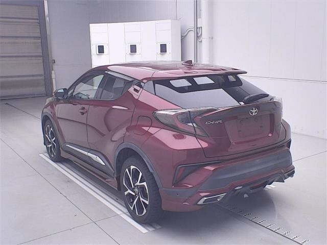 Toyota C-HR 2017 8358405-1