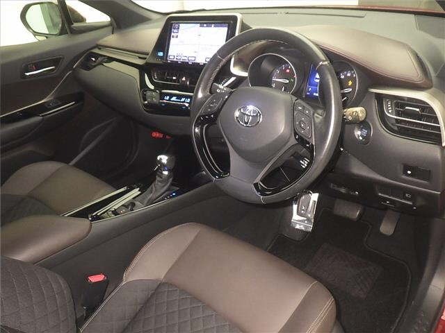 Toyota C-HR 2017 8358405-3