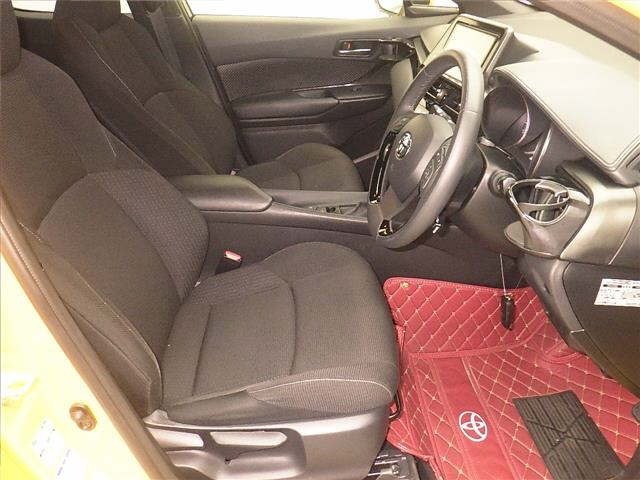 Toyota C-HR 2016 8358407-5