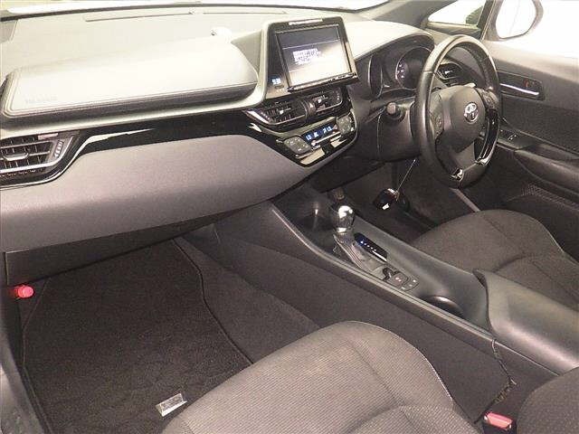Toyota C-HR 2017 8358408-4