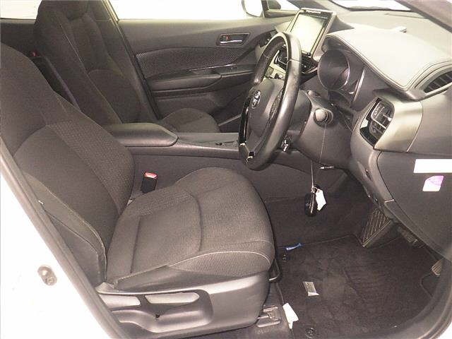 Toyota C-HR 2017 8358408-5