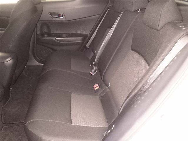 Toyota C-HR 2017 8358408-7