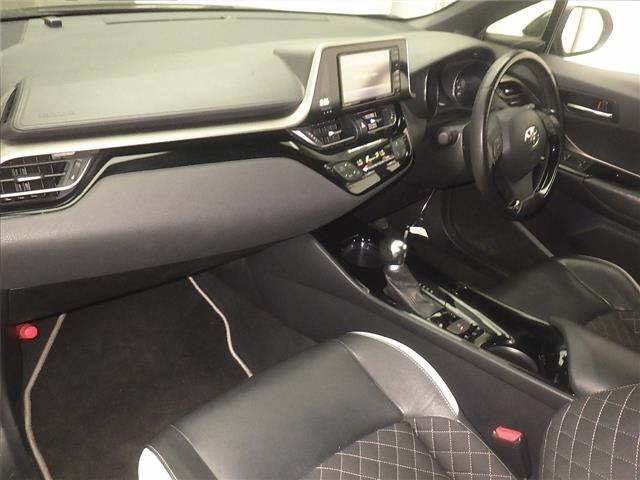 Toyota C-HR 2019 8358410-4