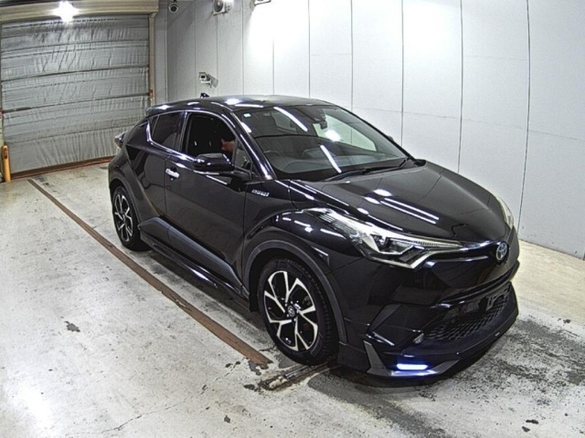 Toyota C-HR 2017 8358412-0