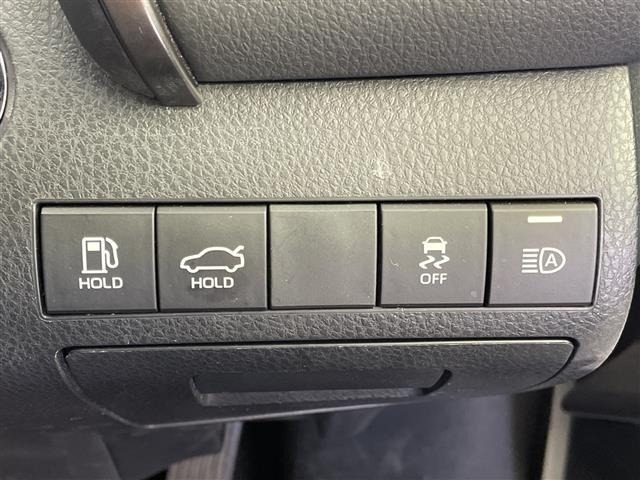 Toyota CAMRY 2023 8358636-19