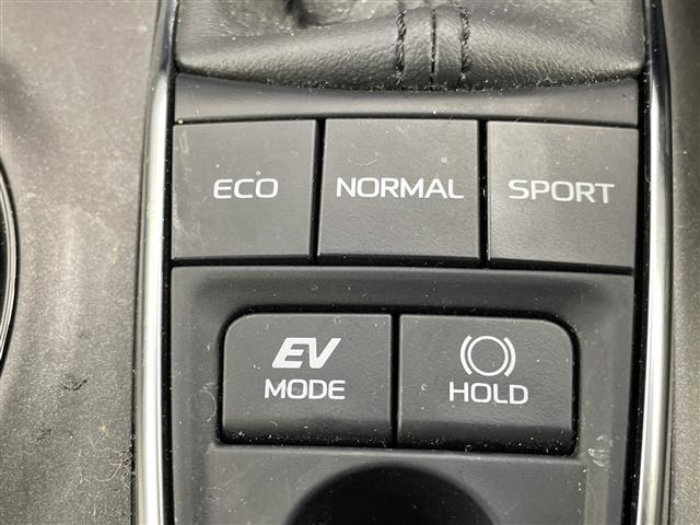 Toyota CAMRY 2023 8358636-21
