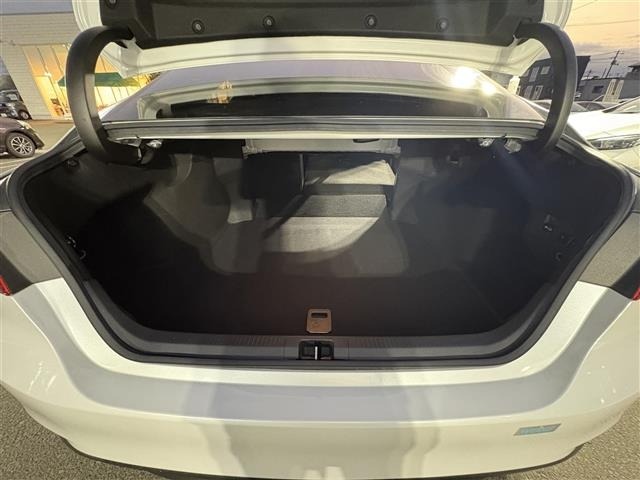 Toyota CAMRY 2017 8358638-13