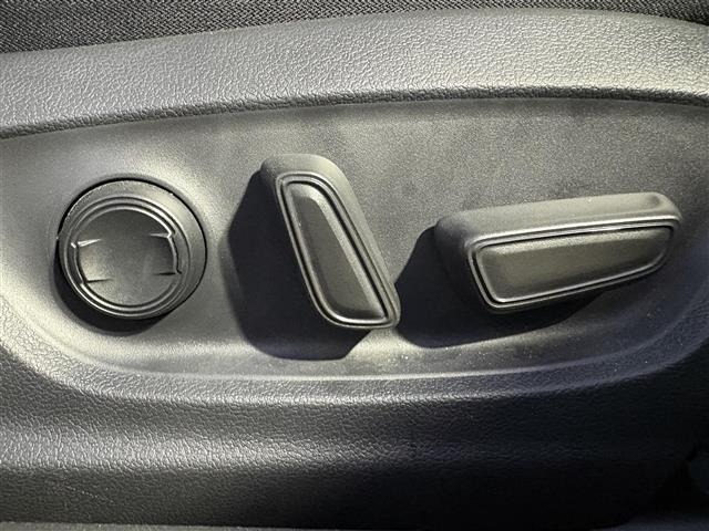 Toyota CAMRY 2017 8358638-3