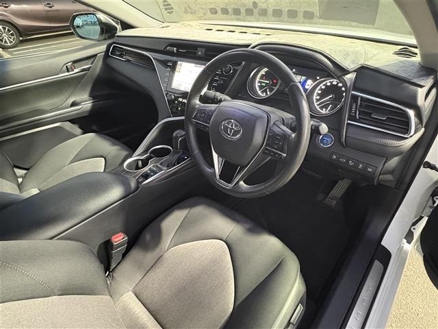 Toyota CAMRY 2017 8358638-9