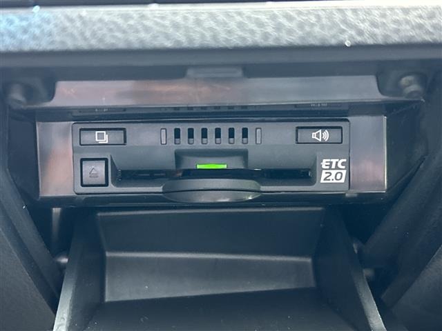 Toyota CAMRY 2018 8358639-11