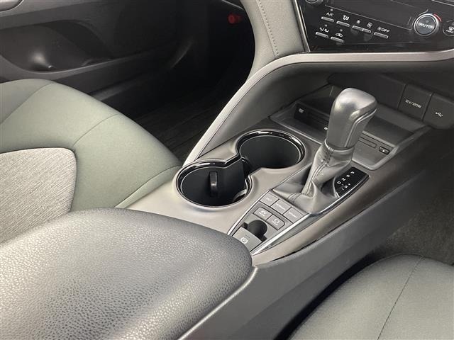 Toyota CAMRY 2022 8358640-11