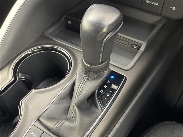 Toyota CAMRY 2022 8358640-12