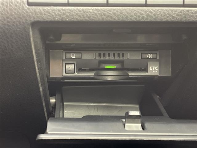 Toyota CAMRY 2017 8358641-1