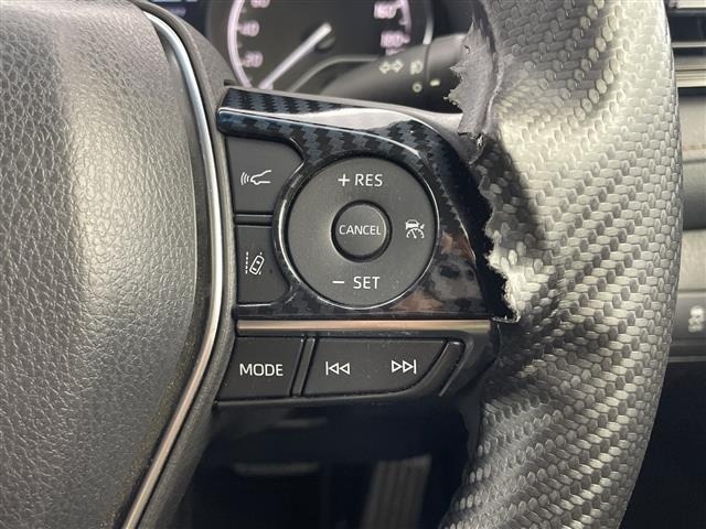 Toyota CAMRY 2017 8358641-2