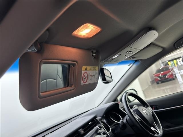Toyota CAMRY 2018 8358642-2