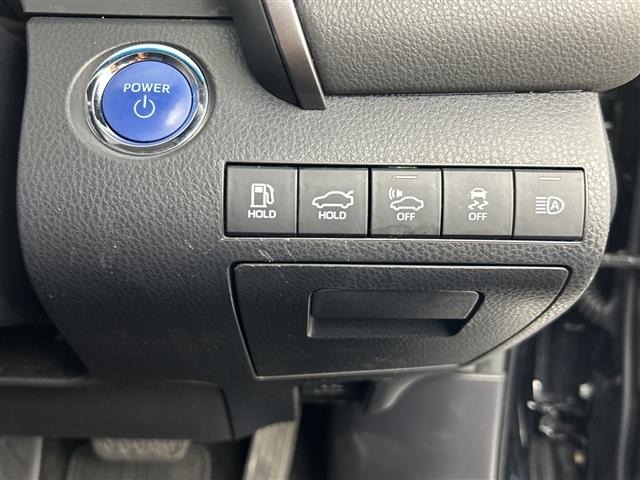 Toyota CAMRY 2018 8358642-3