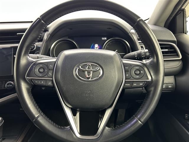Toyota CAMRY 2018 8358642-8