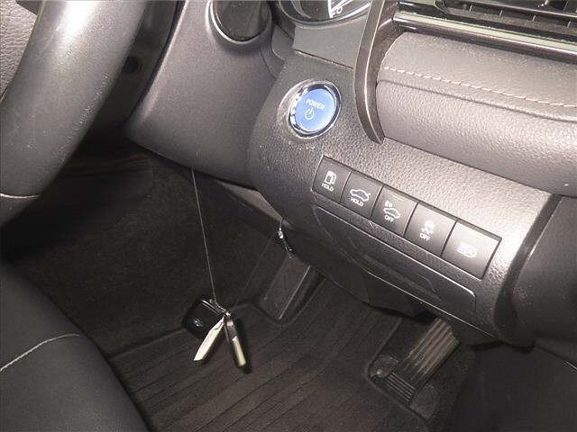 Toyota CAMRY 2019 8358647-8