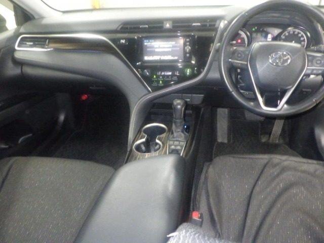 Toyota CAMRY 2018 8358649-3
