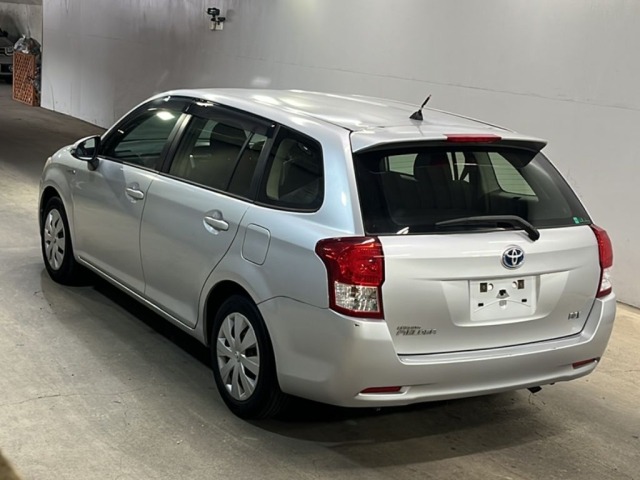 Toyota COROLLA FIELDER 2013 8358820-1