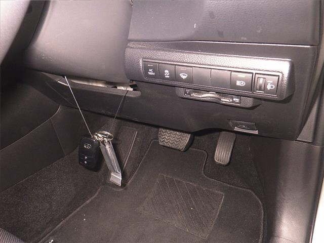 Toyota COROLLA TOURING 2023 8359602-8